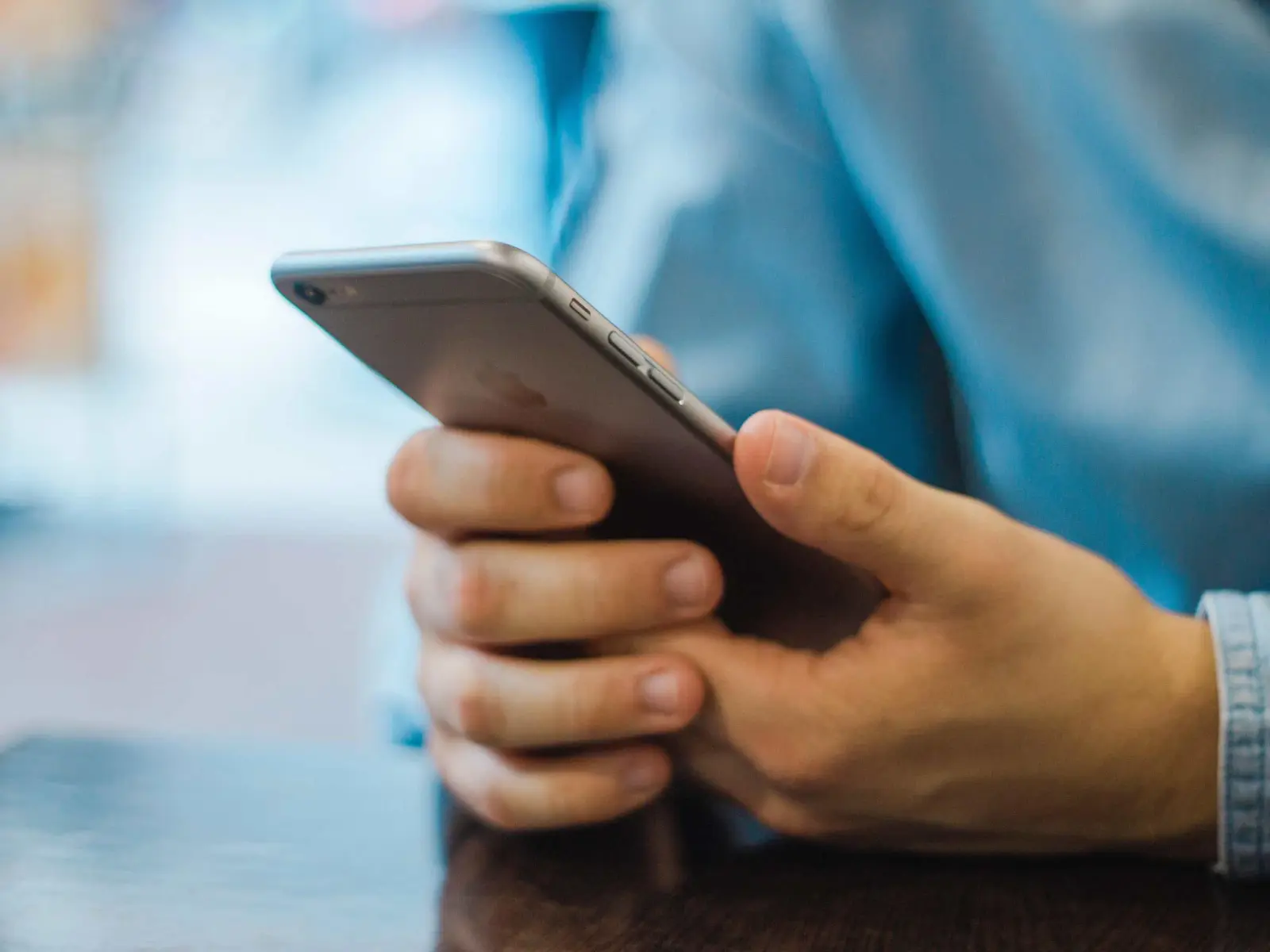 Family Phone Plans Built for Parents Managing Everyday Mobile Needs